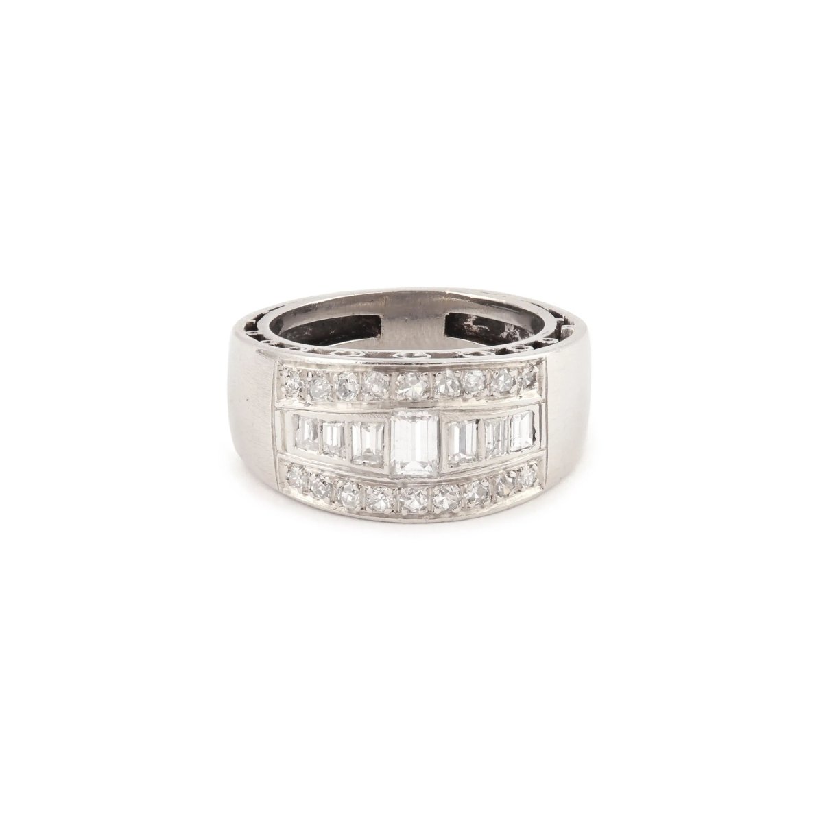 Bague Bandeau Diamants Taille Emeraude Or Gris 18 Carats - Castafiore