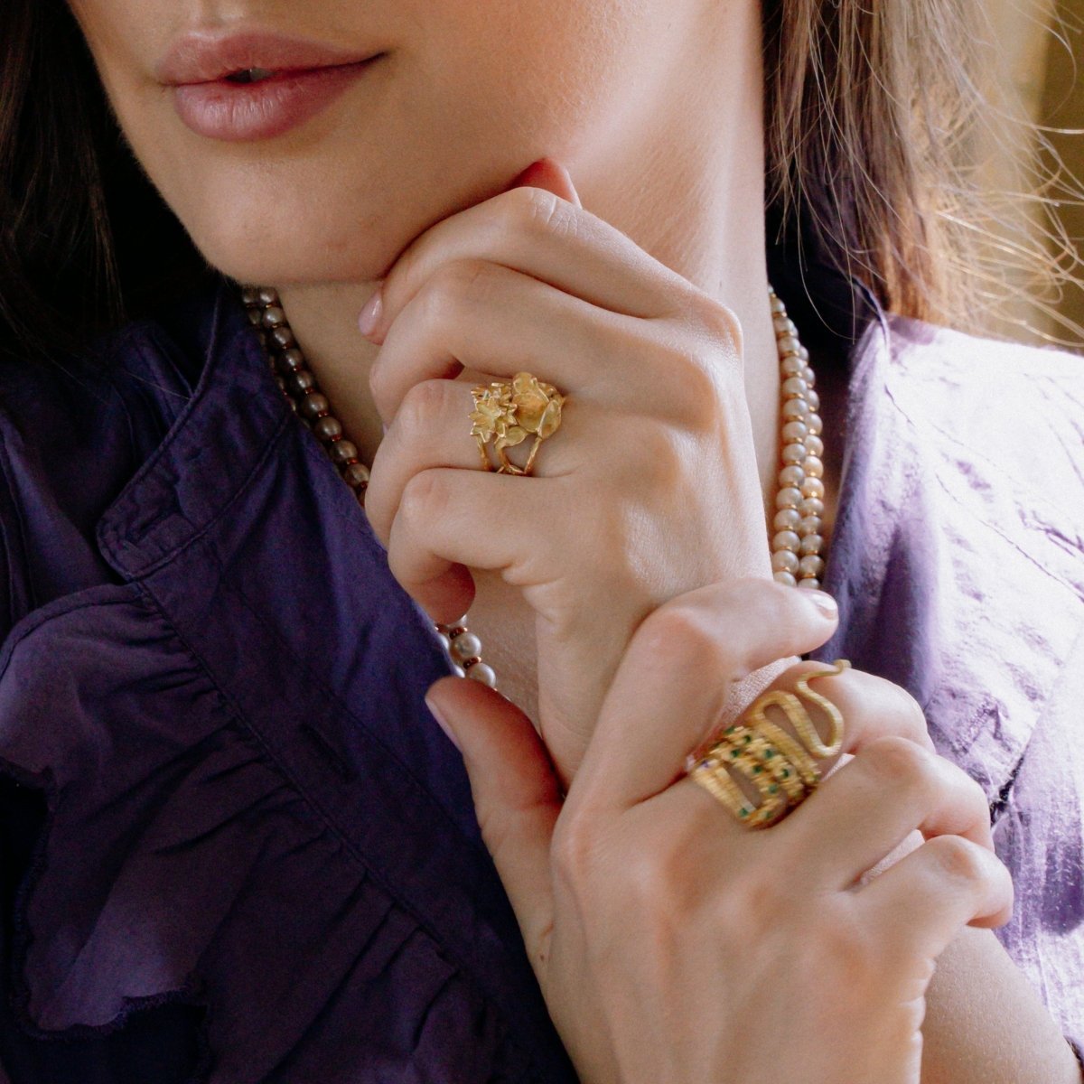 Bague Bandeau EMMANUELLE RICARD en or jaune à décor floral - Castafiore