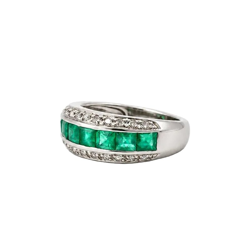 Bague Bandeau en or blanc, émeraudes et diamants - Castafiore