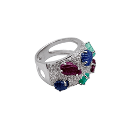 Bague Bandeau en or blanc, émeraudes, rubis, saphirs et diamants - Castafiore