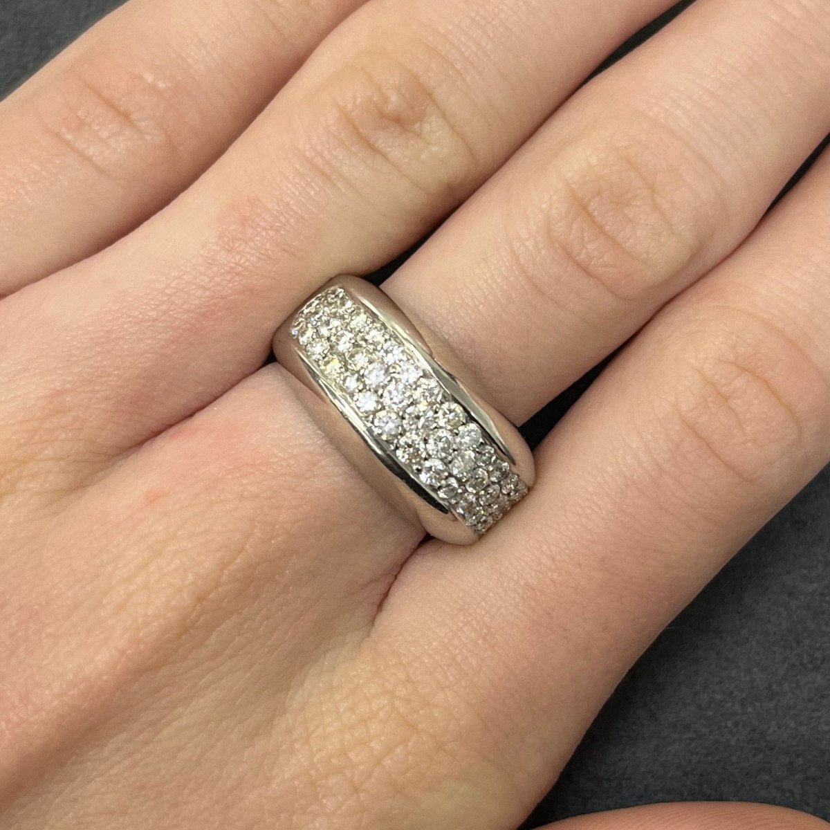 Bague Bandeau en or blanc et diamants - Castafiore