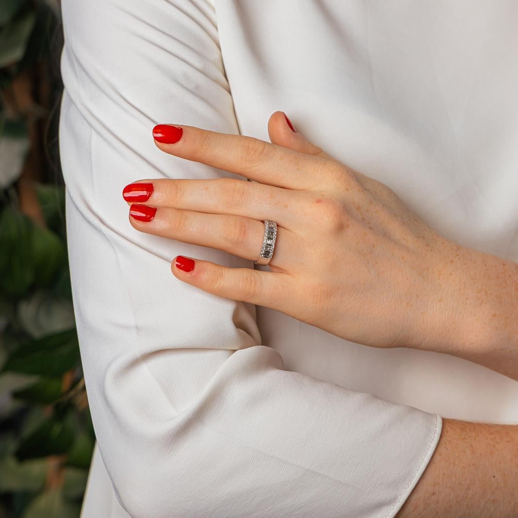 Bague Bandeau en or blanc et diamants - Castafiore