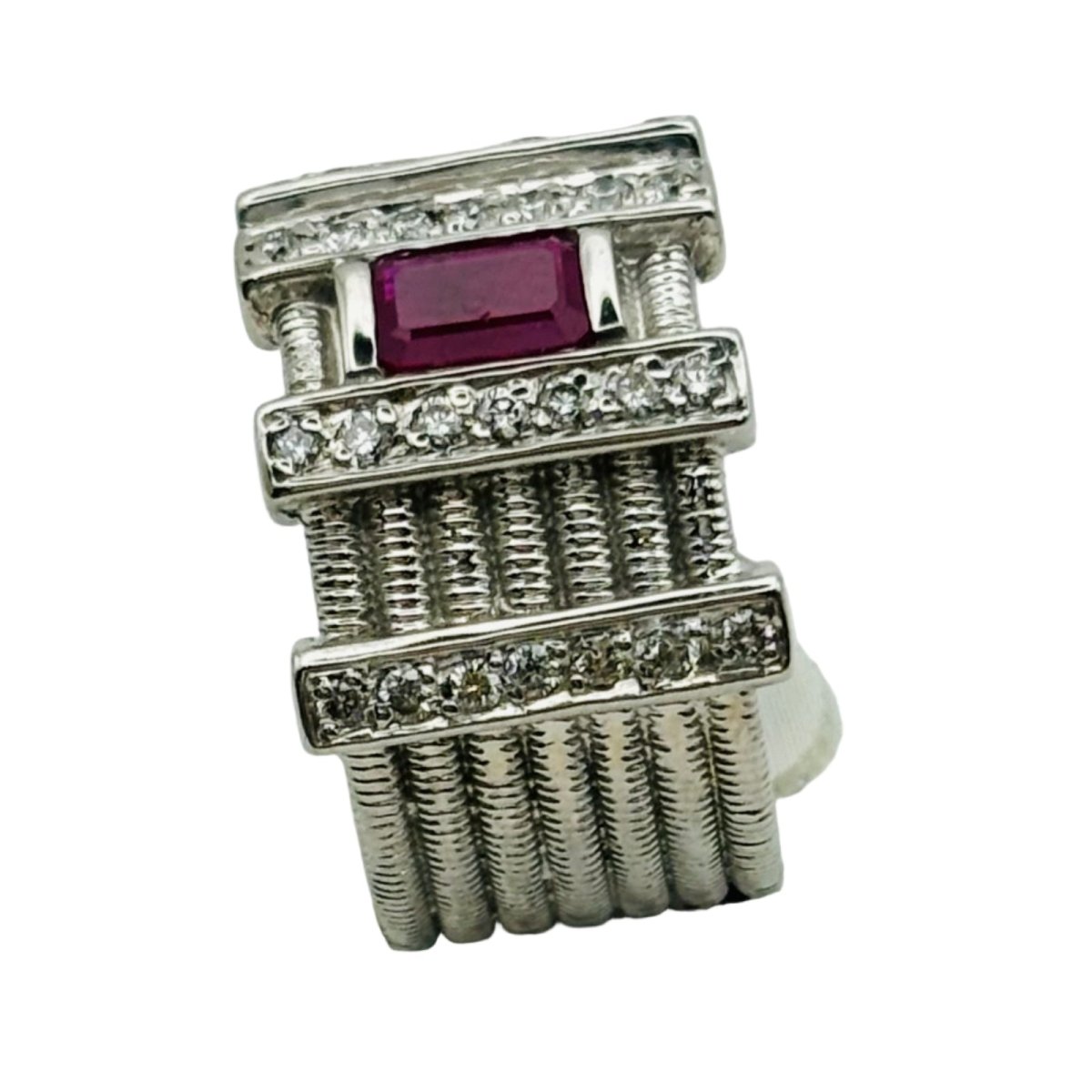 Bague Bandeau en or blanc, rubis et diamants - Castafiore