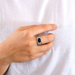 Bague Bandeau en or blanc, saphir et diamants - Castafiore