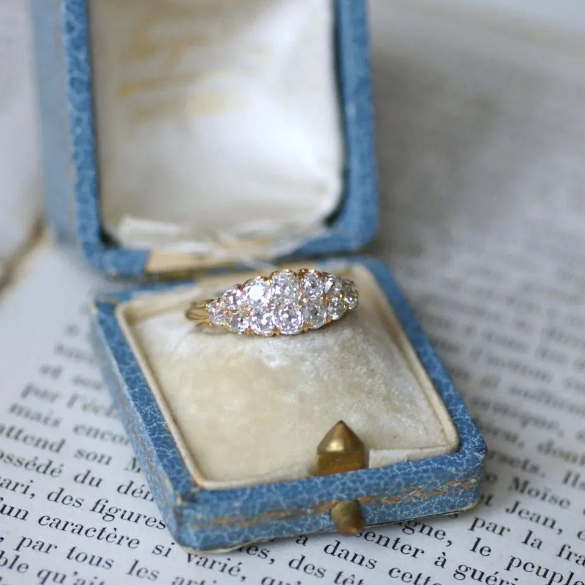 Bague Bandeau en or jaune et diamants - Castafiore