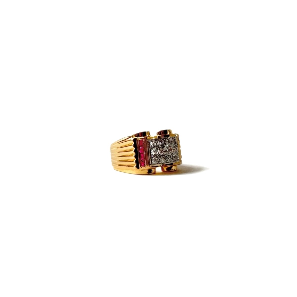 Bague Bandeau en or jaune, platine, rubis et diamants - Castafiore