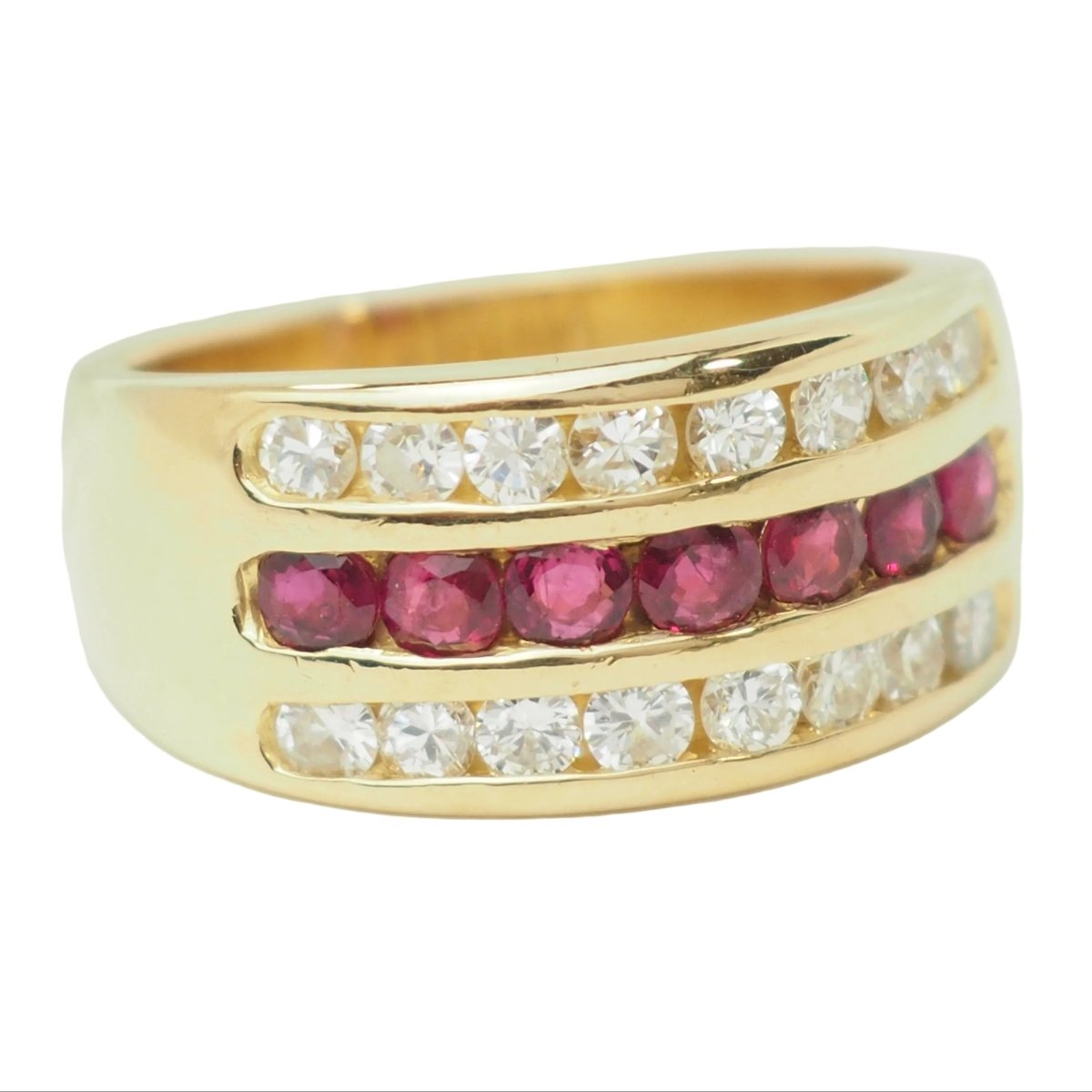 Bague Bandeau en or jaune, rubis et diamants - Castafiore