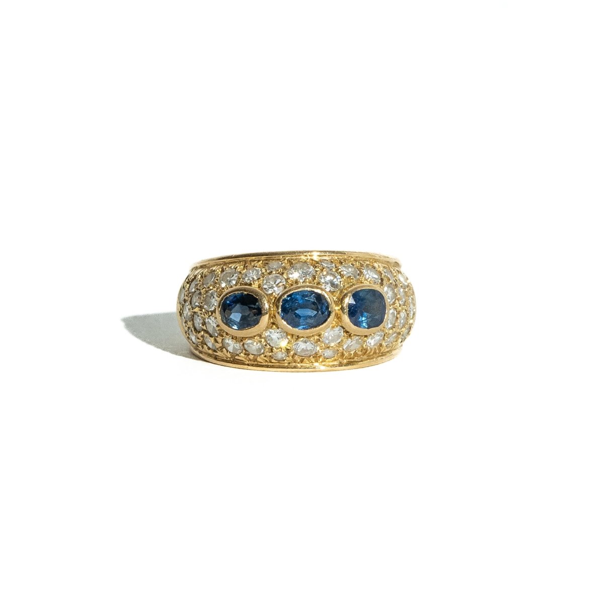 Bague Bandeau en or jaune, saphirs et diamants - Castafiore