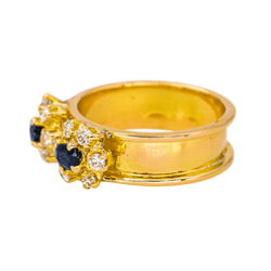 Bague Bandeau en or jaune, saphirs et diamants - Castafiore