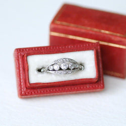 Bague Bandeau en platine et diamants - Castafiore