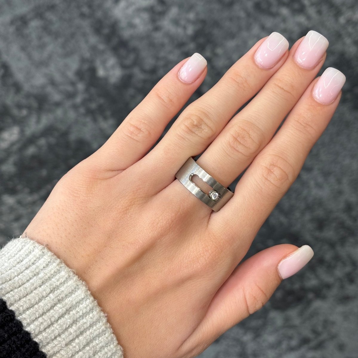 Bague Bandeau MESSIKA "Move" en titane et diamant - Castafiore