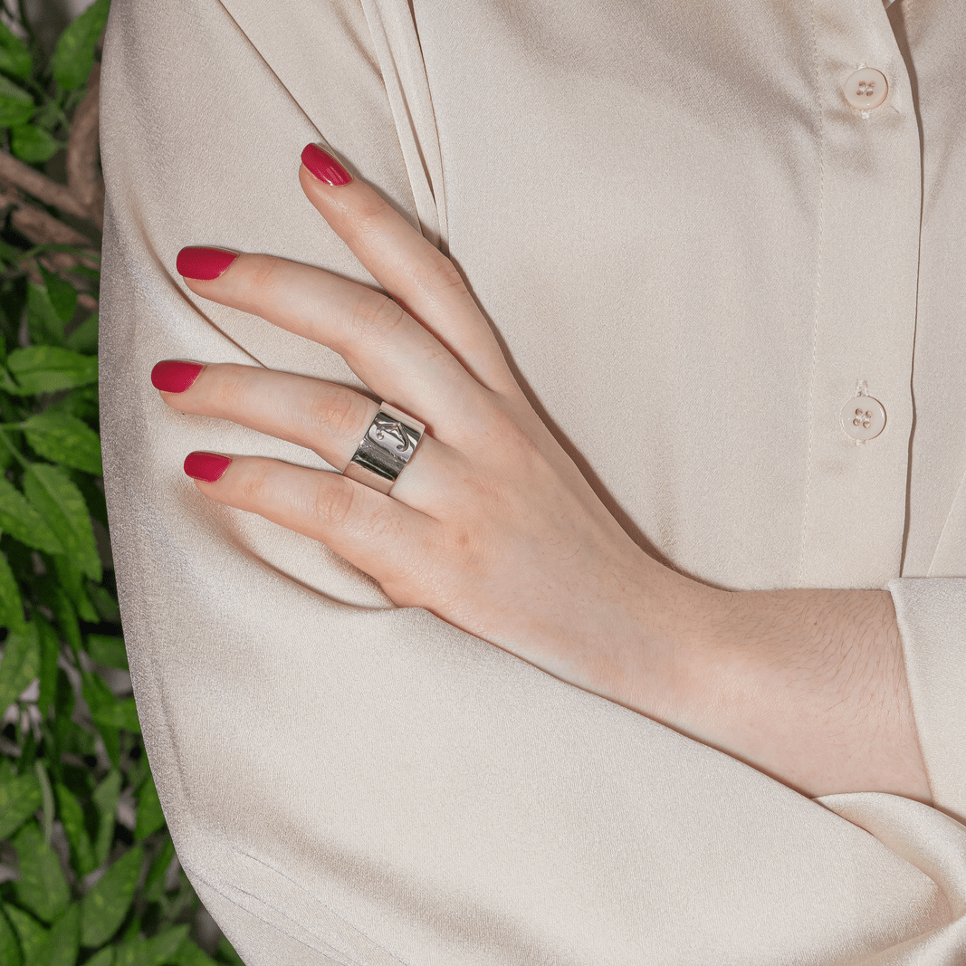 Bague Bandeau O.J. Perrin "Légende" en or blanc - Castafiore