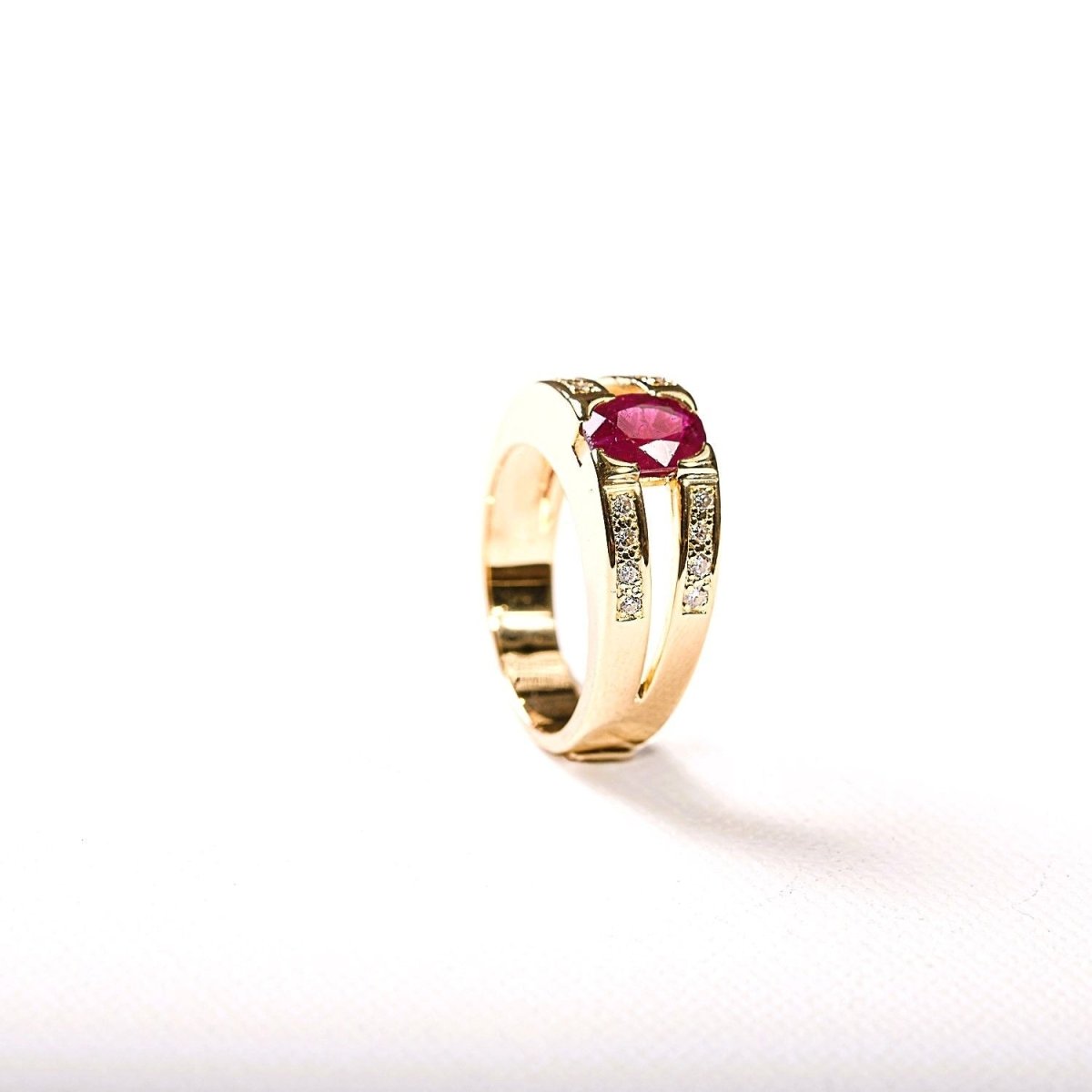 Bague Bandeau rubis diamants en or jaune