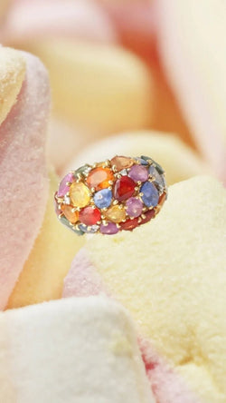 Bague Bombée Saphirs Multicolore 6 carats Diamants Or Jaune 18 Carats - Castafiore