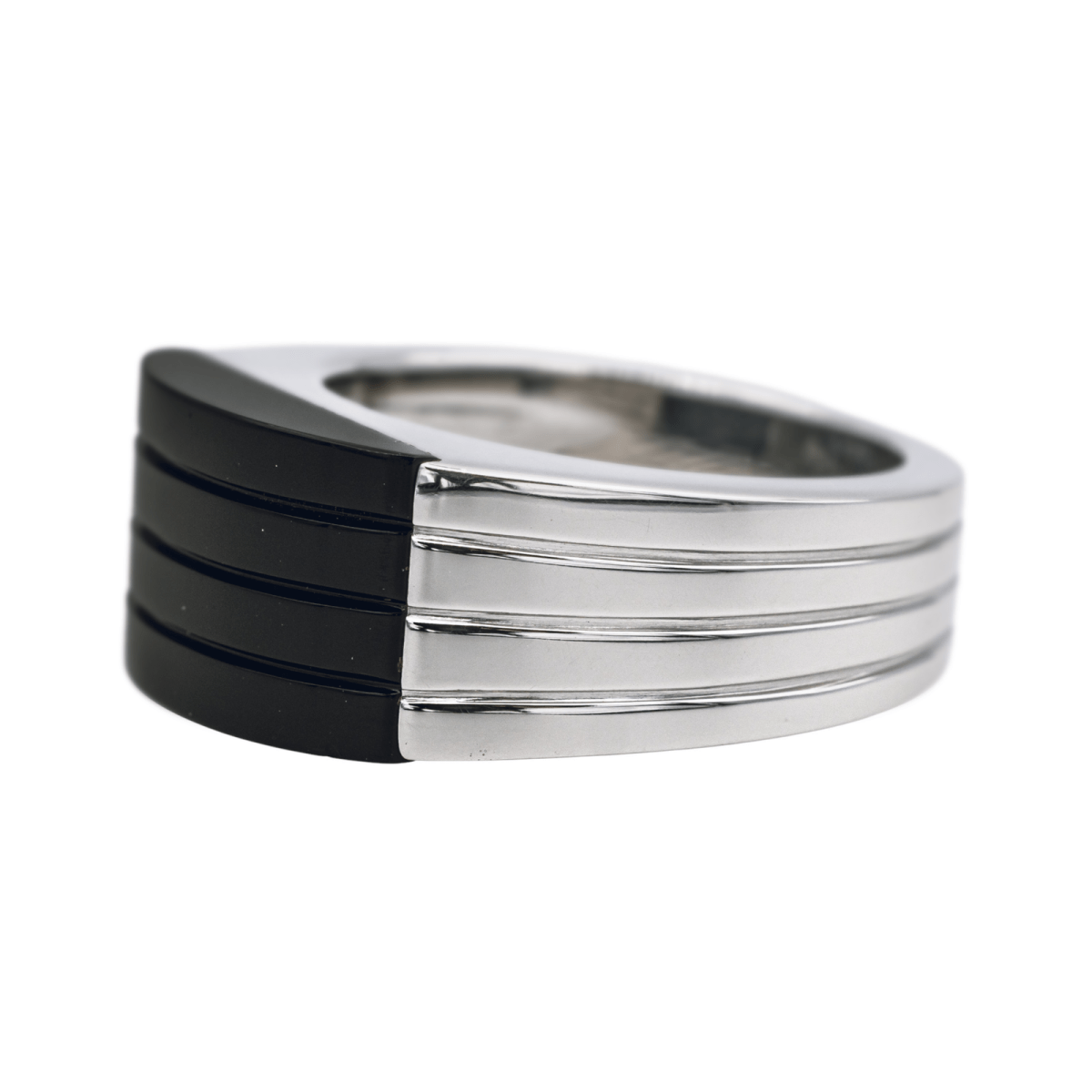 Bague BOUCHERON "Godron" en or blanc et onyx - Castafiore