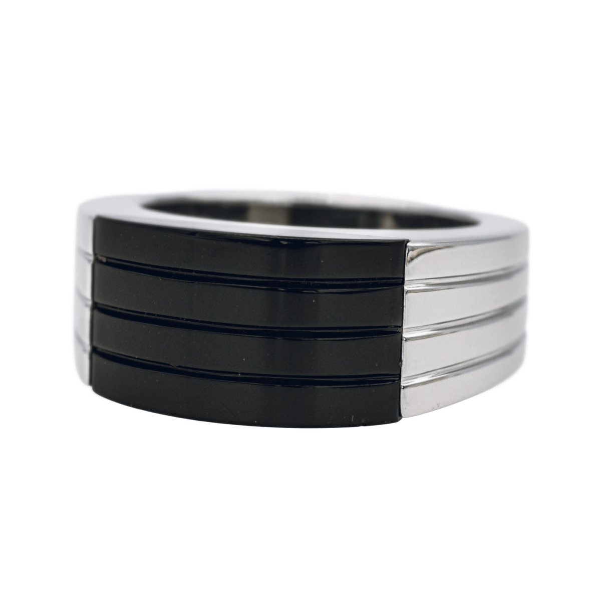 Bague BOUCHERON "Godron" en or blanc et onyx - Castafiore