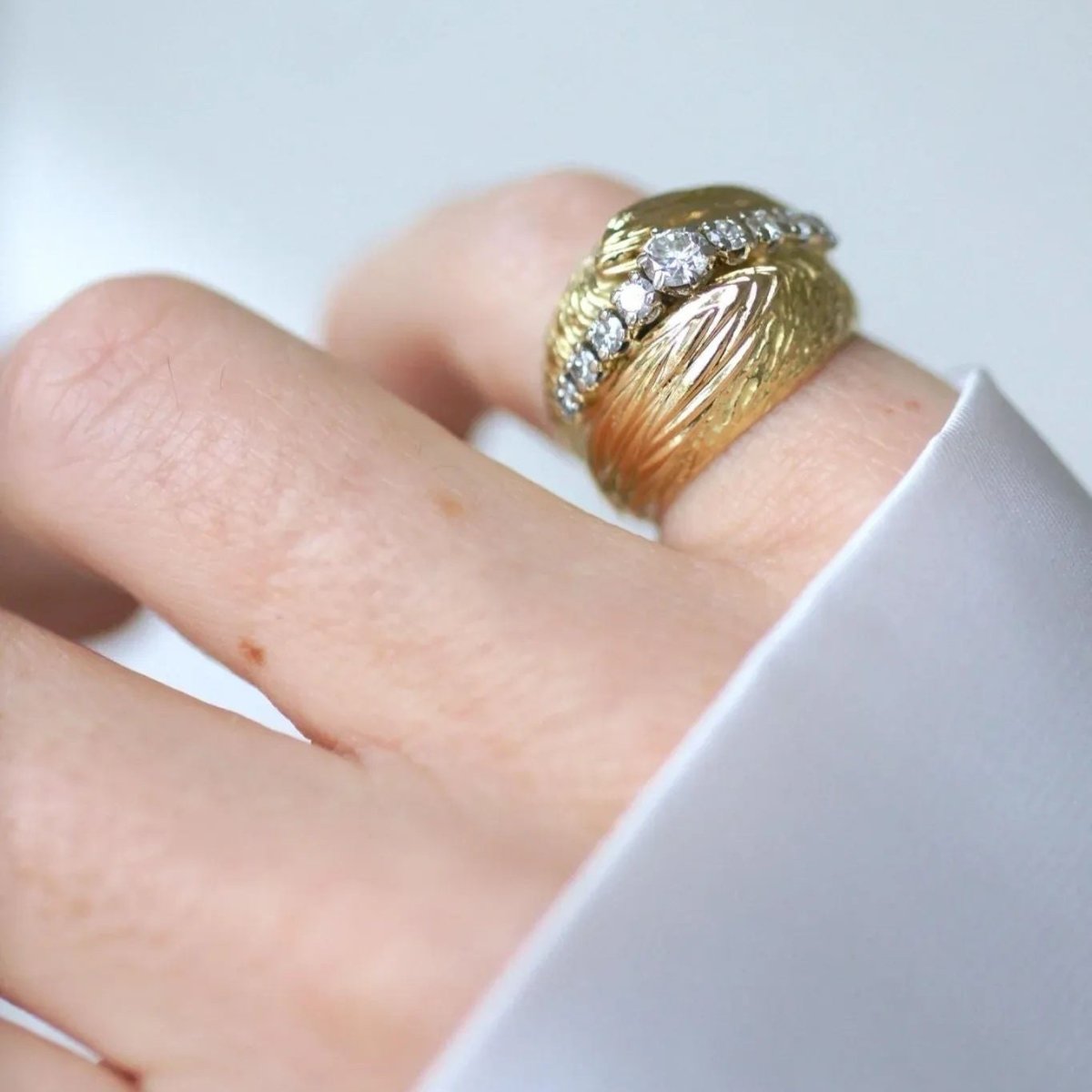 Bague Boule en or jaune et diamants - Castafiore