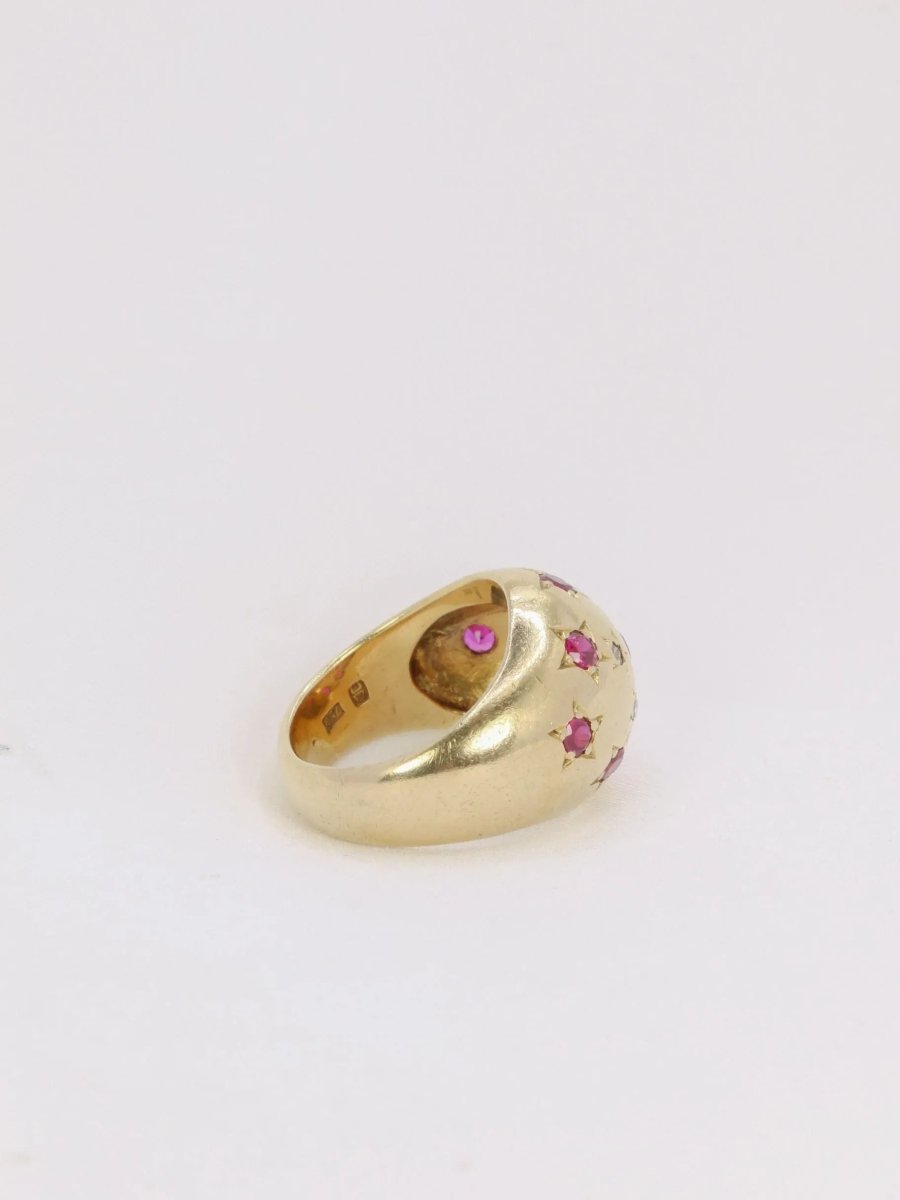 Bague boule vintage en or jaune, rubis et diamants - Castafiore