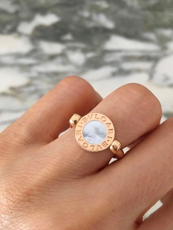 Bague Bulgari modèle BVLGARI BVLGARI - Castafiore