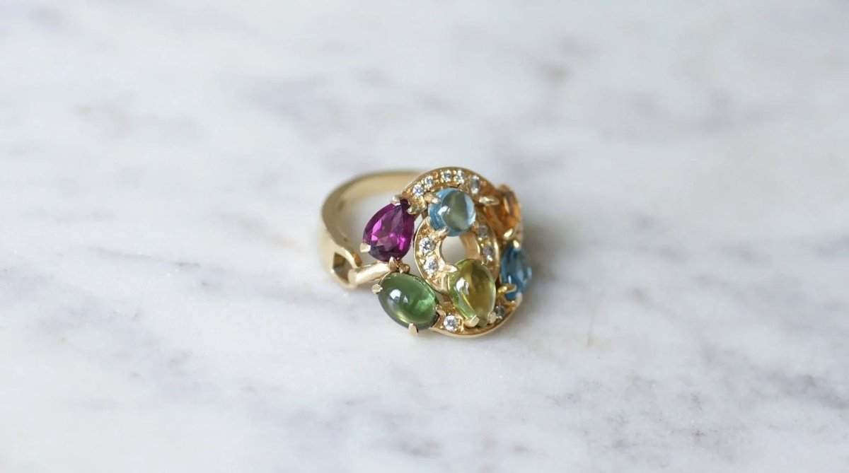 Bague Bvlgari Astrale or jaune, pierres fines et diamants - Castafiore