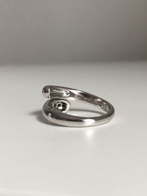 Bague BVLGARI modèle Astrea en or blanc 18K et diamants