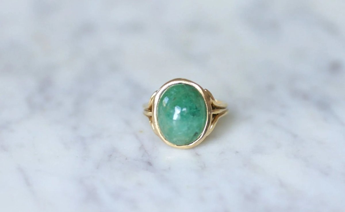 Bague cabochon d'émeraude sur or jaune - Castafiore
