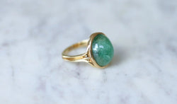 Bague cabochon d'émeraude sur or jaune - Castafiore