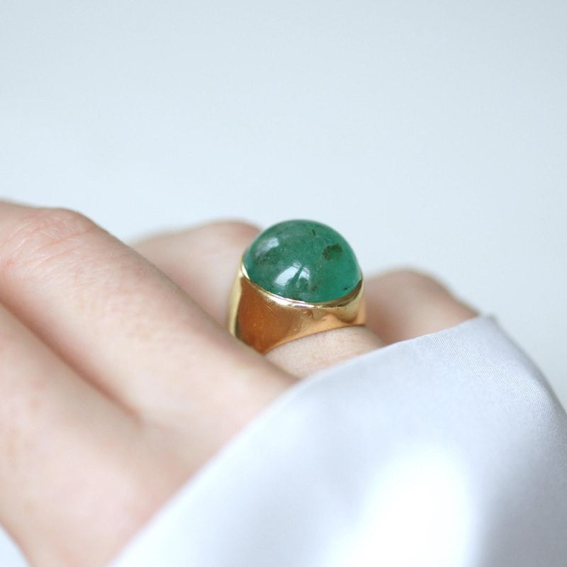 Bague Cabochon Emeraude 15 Carats Or Jaune - Castafiore