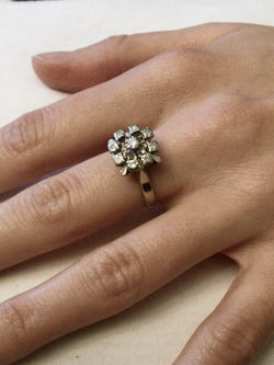 Bague Carré Or Blanc Et Diamants - Castafiore