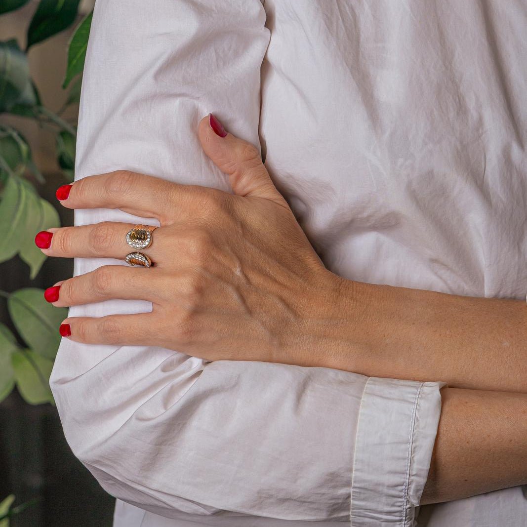 Bague CARTIER "C de Cartier" GM en or blanc, or jaune, or rose et diamants - Castafiore