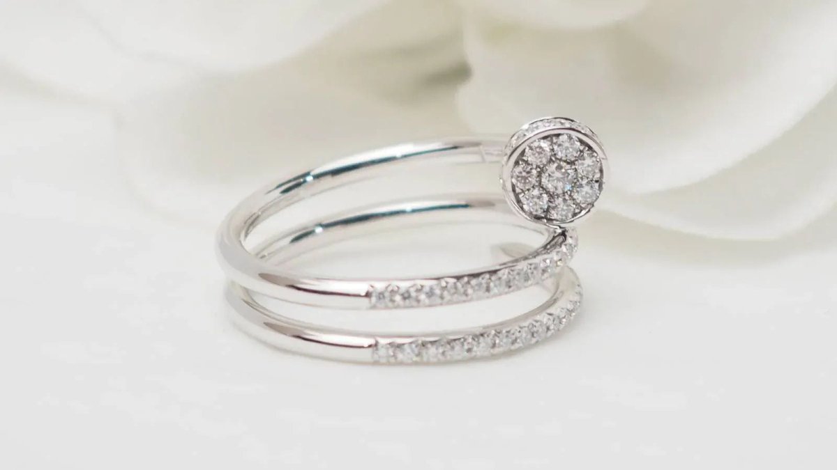 Bague Cartier Juste un Clou en or blanc et diamants - Castafiore