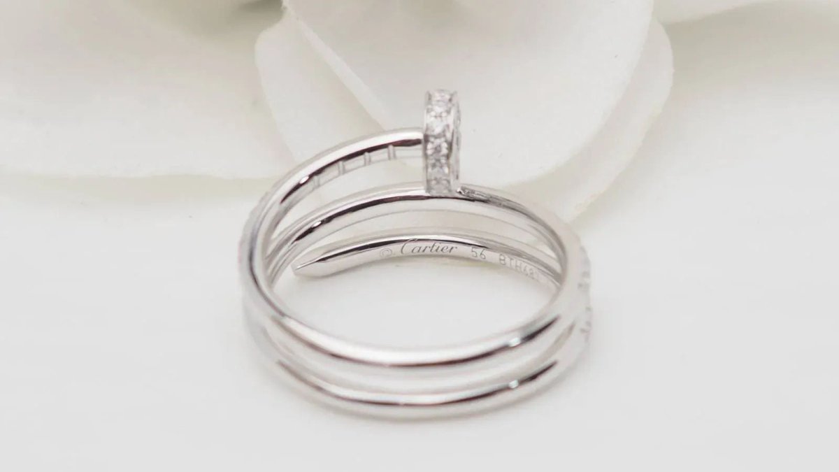 Bague Cartier Juste un Clou en or blanc et diamants - Castafiore