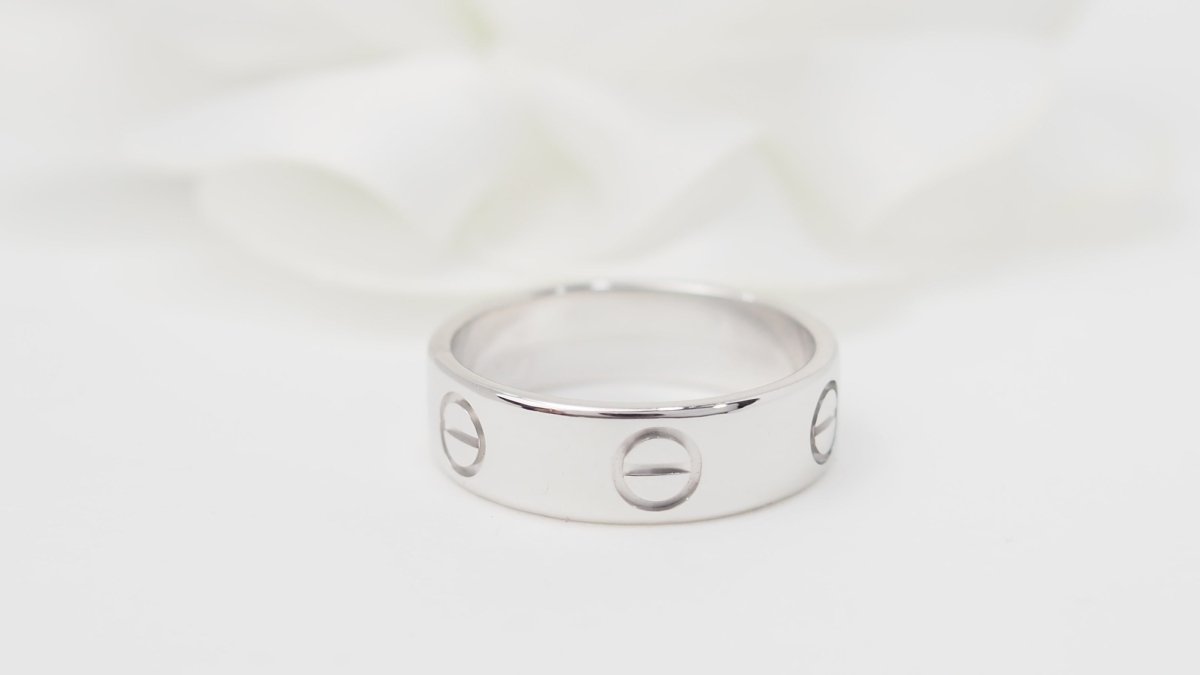 Bague CARTIER Love en or blanc - Castafiore