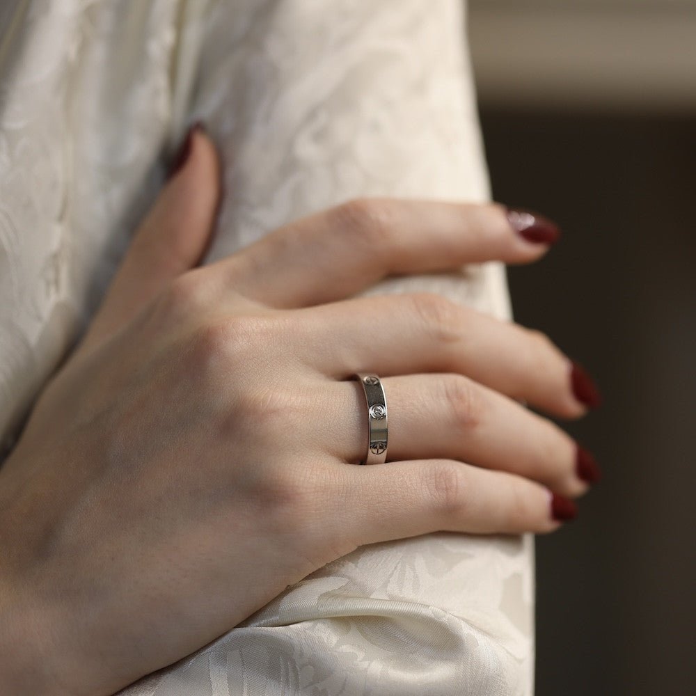 Bague Cartier "Love" Or gris 18K avec 1 Diamant. Taille 55 de 2014. - Castafiore