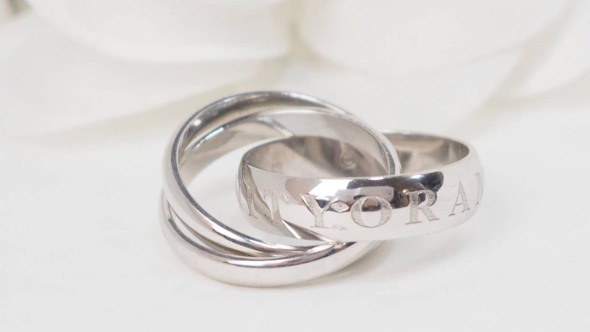 Bague CARTIER vintage Or Amour et Trinity en or blanc - Castafiore
