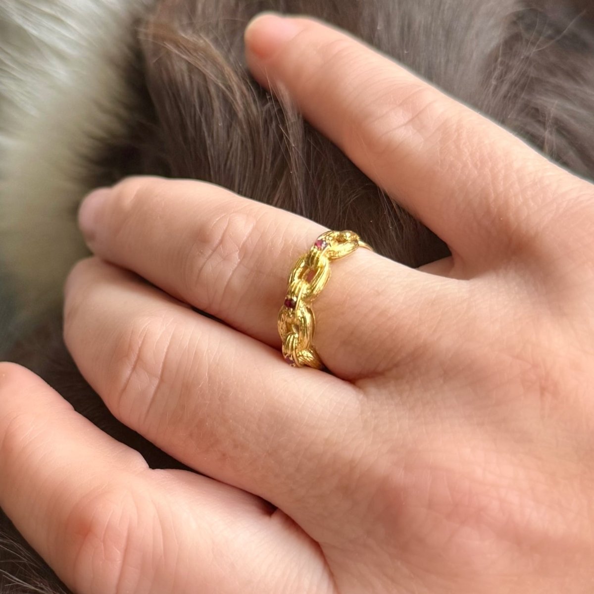 Bague chaine en or jaune et rubis - Castafiore