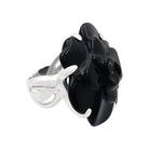 Bague CHANEL "Camélia" en or blanc et onyx - Castafiore