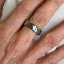 Bague CHANEL "Coco Crush" en or blanc - Castafiore