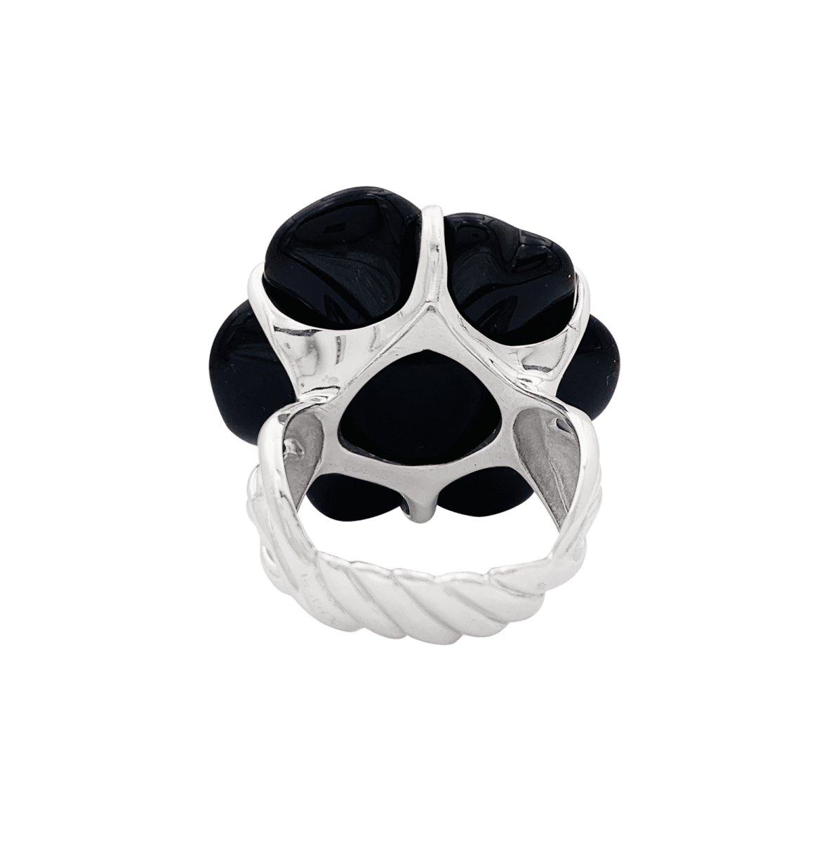 Bague CHANEL, modèle "Camélia", en or blanc et onyx - Castafiore