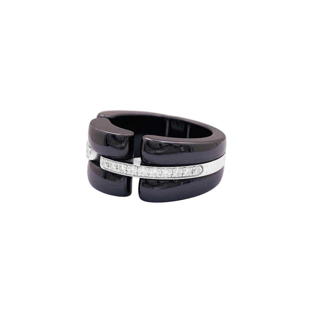 Bague CHANEL "Ultra" en or blanc, céramique noire et diamants - Castafiore