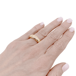 Bague Chaumet "Anneau" or jaune, diamants. - Castafiore