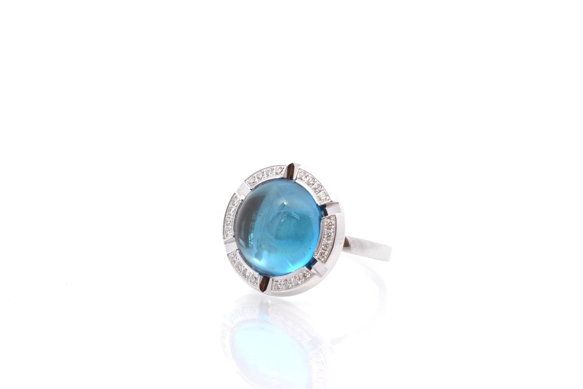 Bague CHAUMET "Class One Croisière" en or blanc, topaze et diamants - Castafiore