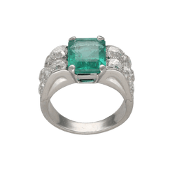 Bague CHAUMET en platine, émeraude et diamants - Castafiore