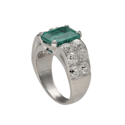 Bague CHAUMET en platine, émeraude et diamants - Castafiore