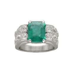 Bague CHAUMET en platine, émeraude et diamants - Castafiore