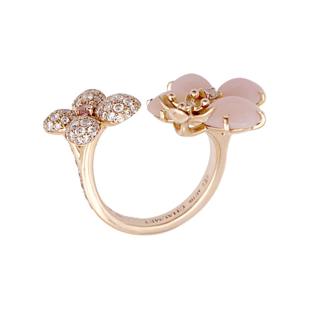 Bague CHAUMET Hortensia Aube rosée en or rose diamants saphir rose opales roses - Castafiore