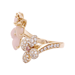 Bague CHAUMET Hortensia Aube rosée en or rose diamants saphir rose opales roses - Castafiore