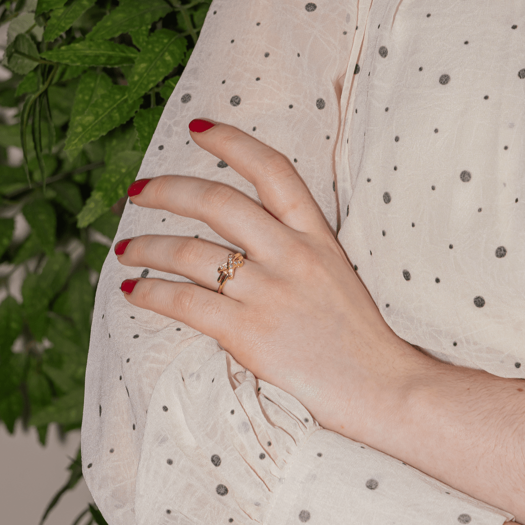 Bague Chaumet "Jeux de Liens" en or rose et diamants - Castafiore