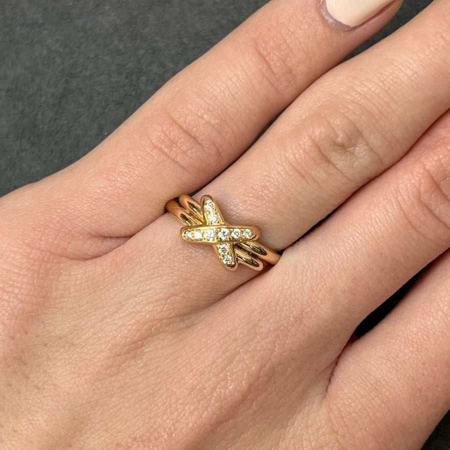 Bague CHAUMET Jeux de liens en or rose et diamants - Castafiore