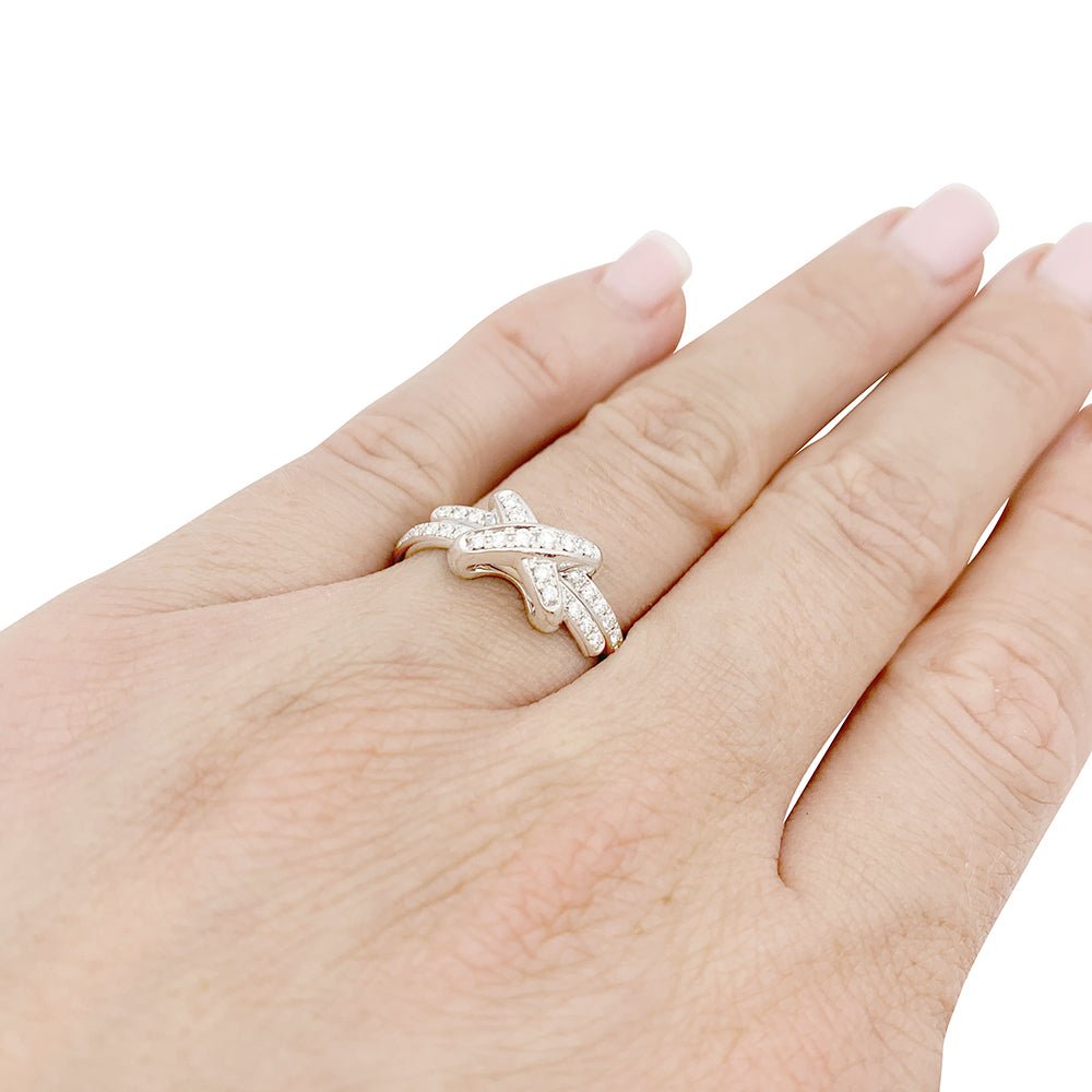 Bague Chaumet "Jeux de Liens" or blanc, diamants. - Castafiore